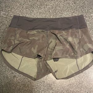 Camo Lululemon Hotty Hot Shorts (size 4)